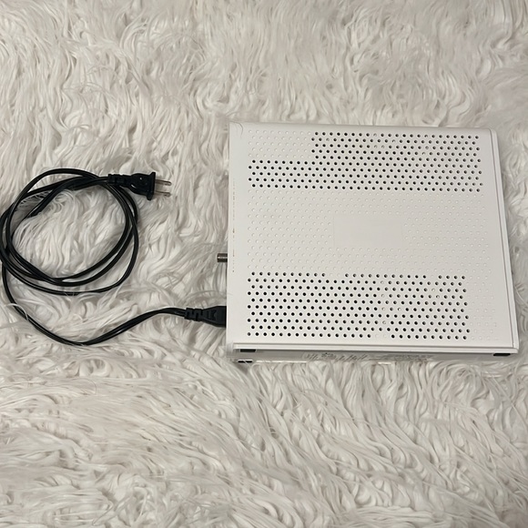 Arris Surfboard - High-Speed Internet Modem - Picture 6 of 7